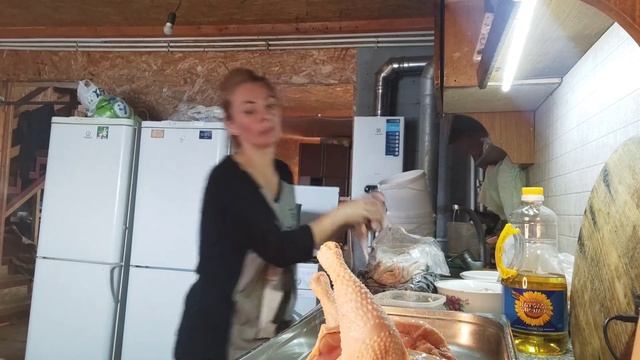 У козы заклинило.Выгнала обманщицу.Нужно рубить кур ,а мне жалко.Другой маринад.Плов смотреть онлайн
