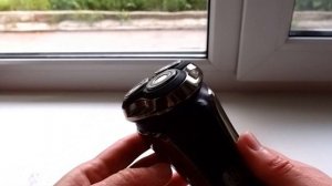 Электробритва Polaris  PMR 0305R wet&dry PRO 5 BLADES с триммером