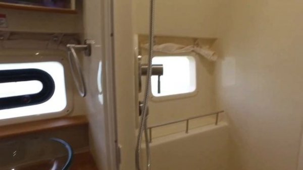 Sea Ray 350. Обзор. Перевод с английского. Самые популярные моторные яхты 10-12 метров.