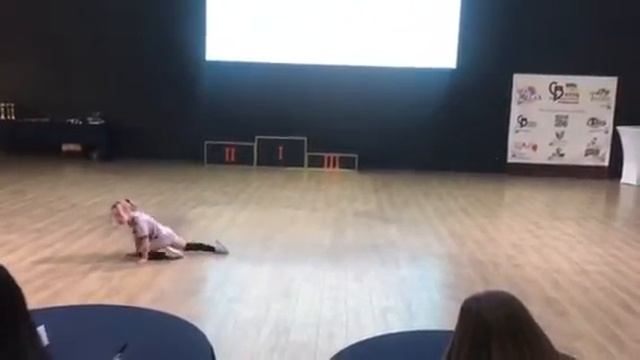 Костюмы для современных танцев смотреть онлайн