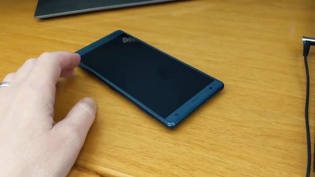 Sony Xperia XZ2 is a fidget spinner смотреть онлайн