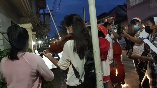 Kasadya Ning Taknaa | Christmas Caroling of Kwerdas Bantayan смотреть онлайн