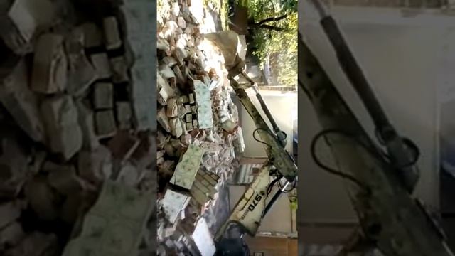 Снос дома техникой. смотреть онлайн