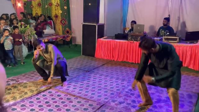 Bade Miyan Chote Miyan Wedding Dance ? смотреть онлайн
