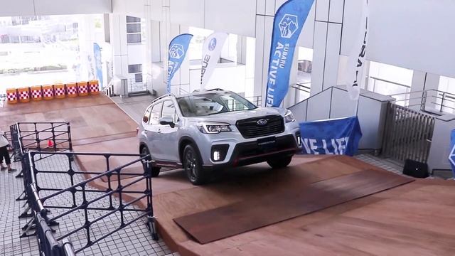 Subaru Forester X-Break : Silver "Giant Hill" смотреть онлайн