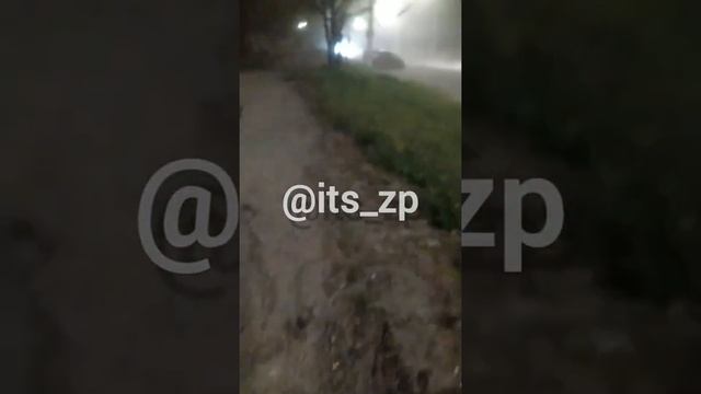 В Запорожье Мерседес влетел в столб смотреть онлайн