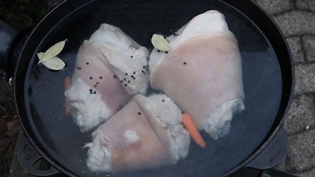 Холодец из свиной рульки в казане I Cholodez - Fleischsülze aus Schweinshaxen смотреть онлайн