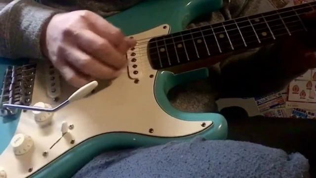 ForKuest Daphne Blue Strato Type w/ Fender Pro Jr. смотреть онлайн