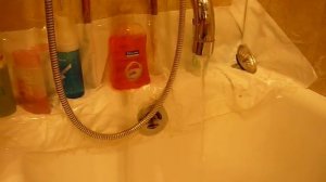 ИЗ КРАНА ТЕЧЕТ КИПЯТОК С ПАРОМ