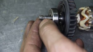 Ужасный шум в Редукторе после ремонта /Ремонт болгарки MAKITA 9558HR