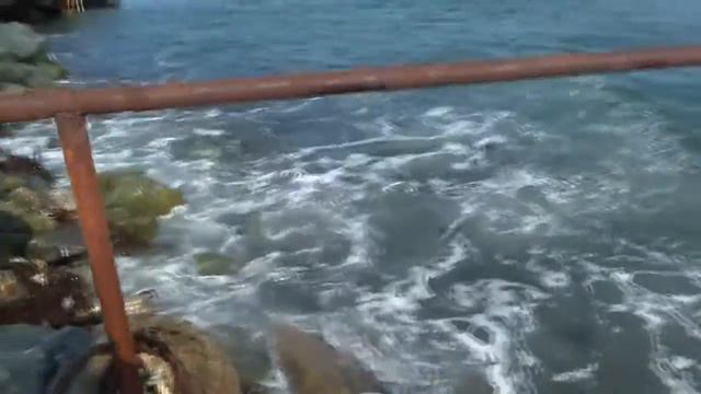 Красивые волны - Черное море - район строительства Керченского моста смотреть онлайн