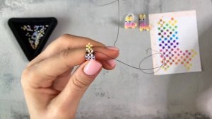 Радужная лама из бисера в технике крестик. Животные из бисера крестиком.