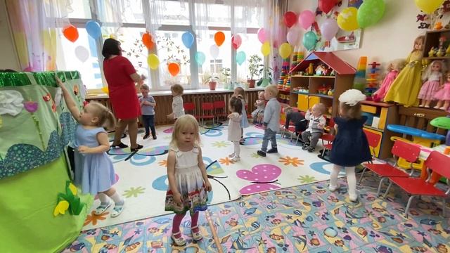 Танец "Вот весна пришла опять" (Сл. и муз. М. Картушиной) смотреть онлайн