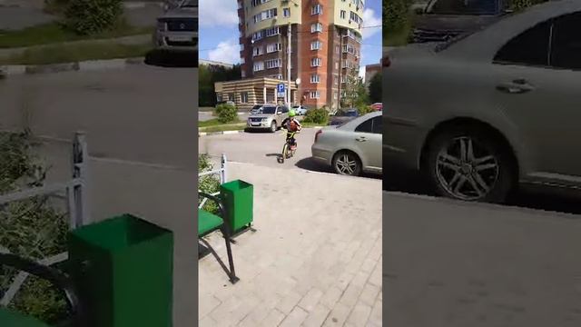 Вчера был тест драйв упадет ли Гриша🤣 смотреть онлайн