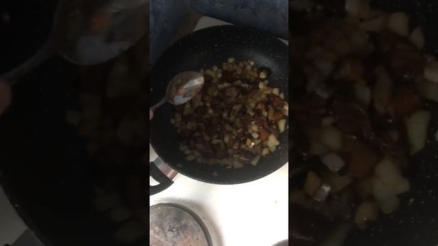 Готовим вкусно! Грибное ассорти со сметаной... смотреть онлайн