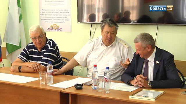 Сенатор Сергей Муратов стал участником команды курганского «Боевого братства» смотреть онлайн
