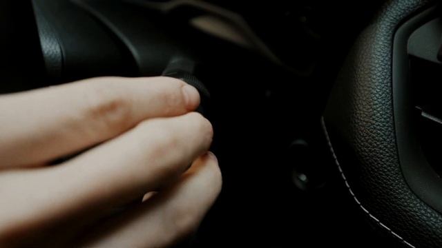 Как Toyota RAV4 вошел в число лидеров сегмента SUV (С) по остаточной стоимости? смотреть онлайн