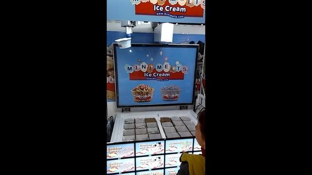 Как достать нано -мороженое из автомата? Mini melts cotton candy flavor смотреть онлайн