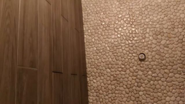 Облицовка мозайкой-галька без резаной гальки по всем граням. смотреть онлайн