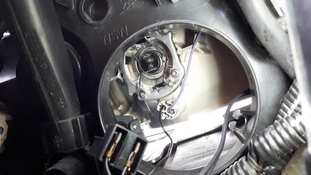 wymiana żarówki volvo v70 смотреть онлайн