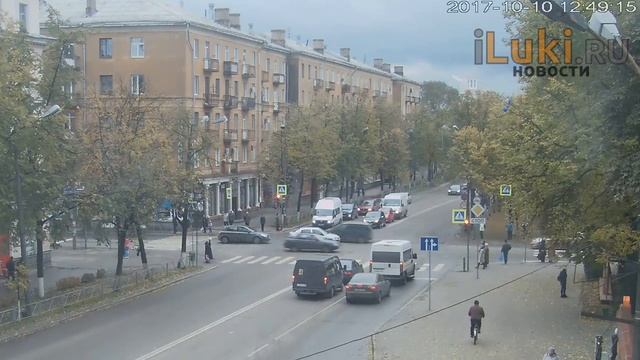 Перекресток Октябрьского - Ленина 10.10.17 http://iluki.ru/n/159677 смотреть онлайн