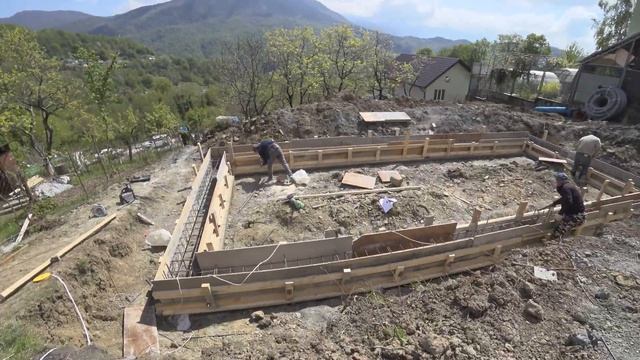 Ростверк (ленточный фундамент) по свайному полю смотреть онлайн