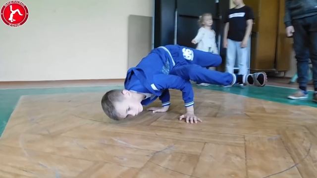 ШКОЛЬНАЯ ПЕРЕМЕНА смотреть онлайн
