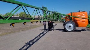 Amazone UX 5200 Super + John Deere 6140 первый запуск опрыскивателя, с водой, после сборки