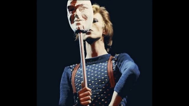 David Bowie....'Lady Grinning Soul' смотреть онлайн