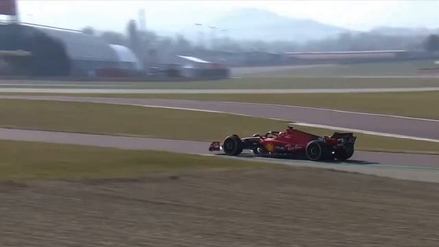 Ferrari SF23 on track! смотреть онлайн