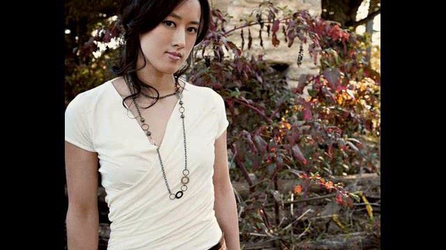 Vienna Teng - Lullaby For A Stormy Night смотреть онлайн