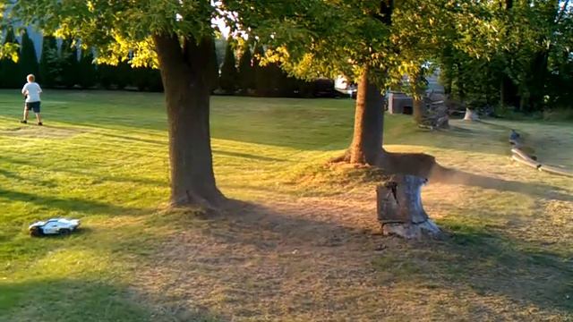 RC car tree climbing смотреть онлайн