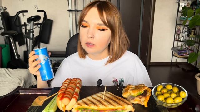 Мукбанг | Бургер, сендвич, хот-дог | Mukbang | Burger, sandwich, hotdog ? смотреть онлайн