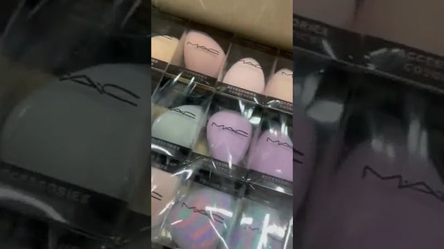 Бьюти блендер для нанесения тонального крема и основы смотреть онлайн