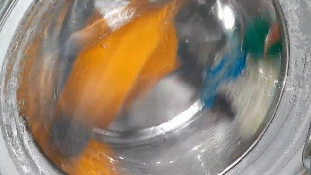 Стирка цветного. Hotpoint-Ariston. Быстрая стирка 60' 40° 800, доп.полоскание. МАЛО ВЕЩЕЙ