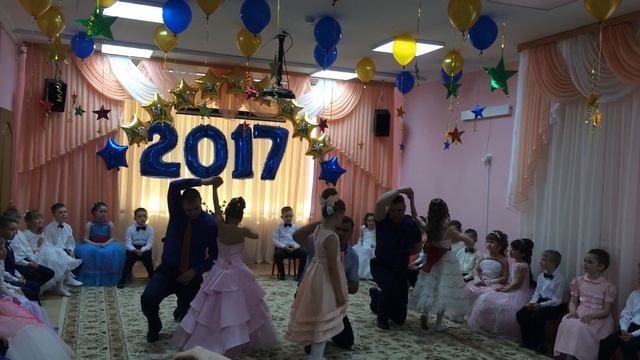 МАДОУ "Детский сад № 80", город Саранск. Танец "Отец и дочь". Выпускной бал. смотреть онлайн