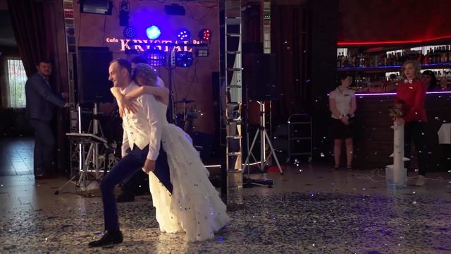 Конфетти шоу для первого танца (Курск) смотреть онлайн