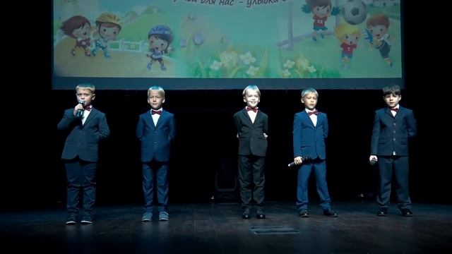 Прогимназия "Идеал". Дети выступают на концерте ко Дню дошкольного работника http://proideal.ru смотреть онлайн