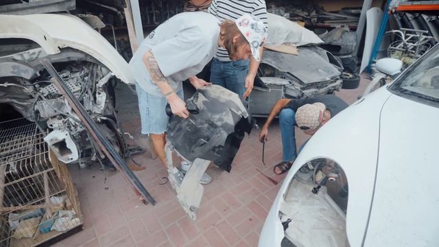 Нашли большую свалку Porsche. Копаемся в авто мусоре. Lowdaily.