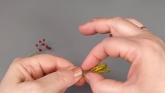 Цветы из бисера. Декоративные веточки. Осенний, зимний букет. Мастер класс для начинающих. смотреть онлайн