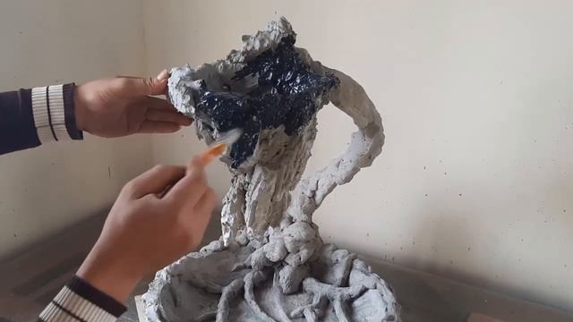 DIY - Tree stump hugs a mountain floating in the air and tree roots hug a beautiful aquarium смотреть онлайн