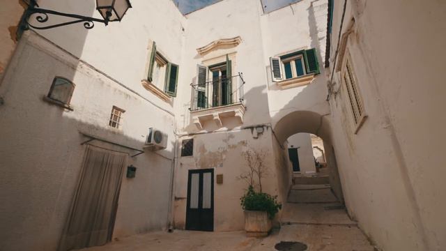 The most amazing town to buy a home in Southern Italy: I found 3 dream homes in Oria Puglia смотреть онлайн