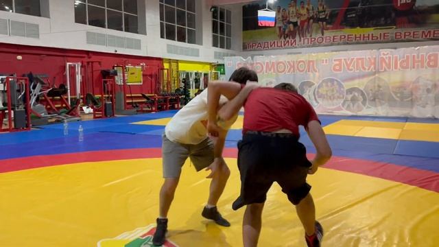 Как пробить руку соперника в вольной борьбе. Самый важный захват вольной борьбы смотреть онлайн