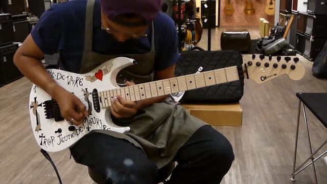 Strings Quick Demo : Charvel Warren DeMartini USA Signature Frenchie смотреть онлайн