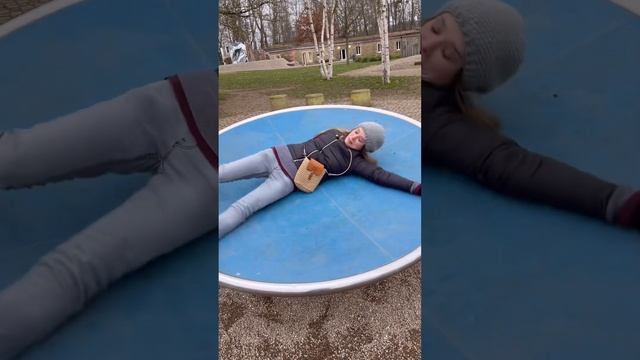 Прогулка по парку с видом на немецкий город Кобленц. смотреть онлайн