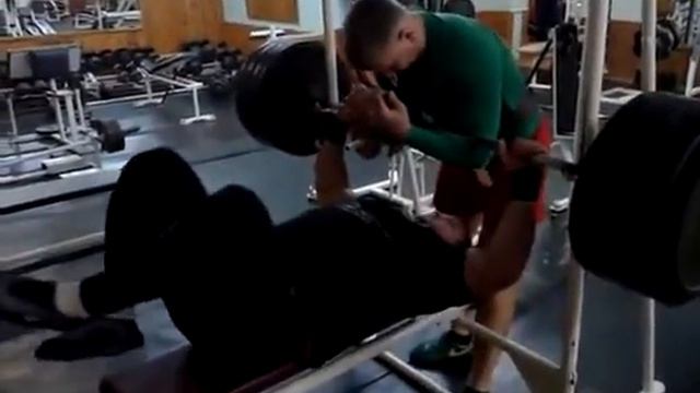 Александр Курак, жим лёжа (в строгом стиле) - 210 кг! смотреть онлайн