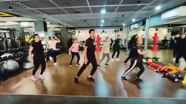 Bam bhole zumba fitness dance for beginners Fit24 fitnes Apur#bambambhole #fitness #workout #zumba смотреть онлайн