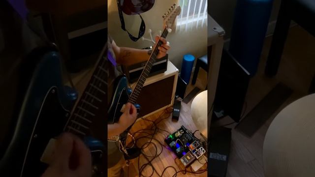 Quick demo Fender Bassbreaker 007 through Crate 4 x 10 speaker cab смотреть онлайн