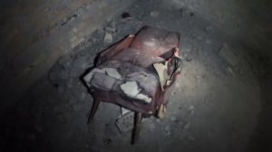 Побег от мутанта в заброшенной психбольнице. Спас девушку. Мутант напал на нас в подвале