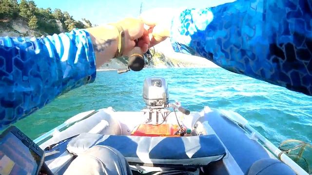 Рыбалка на Черном море - Хороооший выезд или как ловить на каждом забросе... Первый день. смотреть онлайн